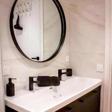 Le Douillet : Duplex Elegant En Centre *